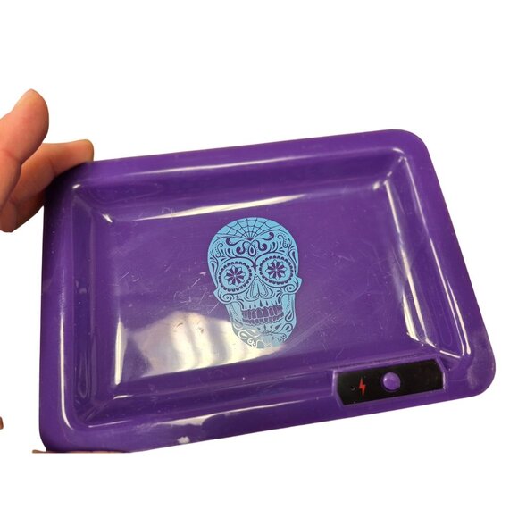 Smokezilla Lit Tray Light-Up Rechargeable Rolling Tray With Blue Skull Design Pu - Picture 3 of 6